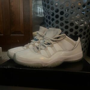Air Jordan 11 Retro Low Legend Blue